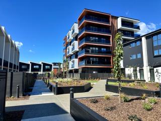 Prime Spot Brand New Luxury Apartment - 0