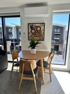 Prime Spot Brand New Luxury Apartment - 8