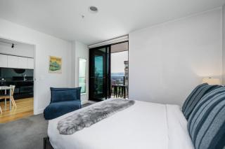Stylish CBD Apartment Near Theatres & MCG - 2