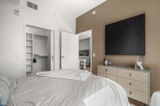 Brand New Modern & Luxury Residence in DTLA - 3