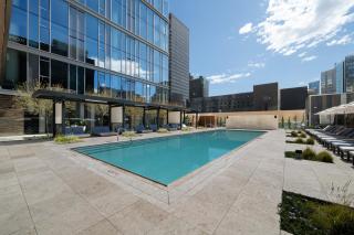 Brand New Modern & Luxury Residence in DTLA - 2