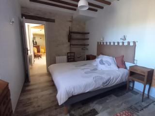 Gîte rénové avec piscine chauffée et jardin clos, à proximité des plages et de la campagne bio. - FR-1-426-531 - 5