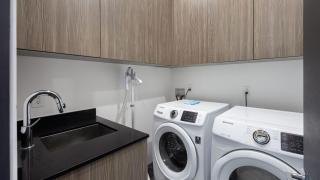 Private LA Retreat w Pool Hot Tub Fire Pit Near Melrose Ave The Martel House by AvantStay - 8