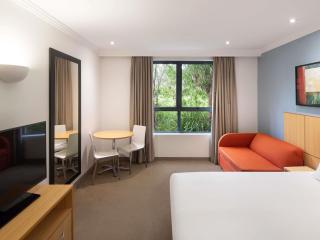 Mercure Brisbane Garden City - 2