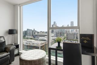 Docklands 2BR Apt - Walk to CBD South Wharf DFO - 1
