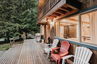 48SL - Hot Tub - Pets Ok - WIFI - Wood Stove - Sleeps 5 home - 8