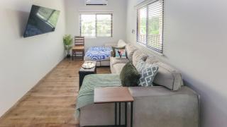 Modern Toucan Farmhouse - Belmopan Escape - 1