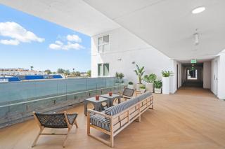 Luxury & Modern Apt by the Grove - 3