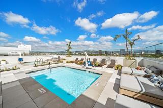 Luxury & Modern Apt by the Grove - 6