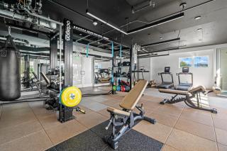 Luxury & Modern Apt by the Grove - 1