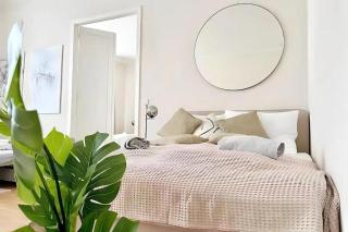 At Belvedere, Top Location Close to U1 - 2