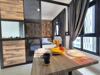 Meridin Sovo Industrial Style Suite Netflix By STAY - 1