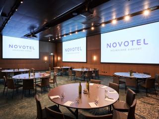 Novotel Melbourne Airport - 9