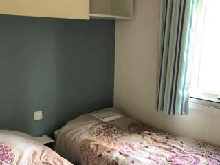 Mobil-home confortable avec terrasse - 6 personnes - API-1-52-1308 - 6