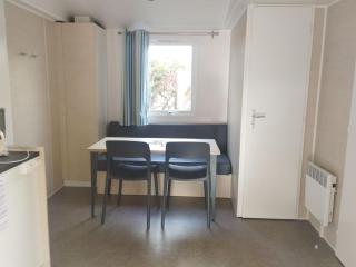 Mobil-home confortable avec terrasse - 6 personnes - API-1-52-1308 - 2