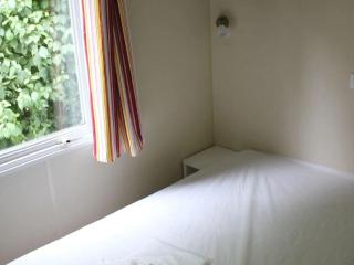 Mobil home spacieux avec terrasse pour 8 personnes - API-1-52-1358 - 7