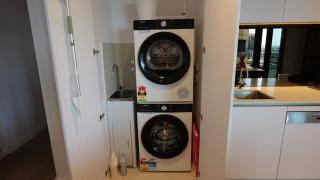 Modern Retreat on the CBD-Docklands Border - 5