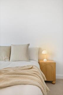 Modern Retreat on the CBD-Docklands Border - 2