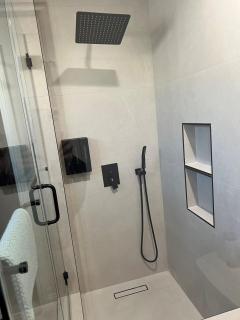 3-bedroom newly renovated house in Valley Glen! - 1