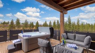 2 Units Minutes to Old Bend Deck Hot Tub 1204 Skyline Ranch by AvantStay - 9