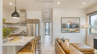 2 Units Minutes to Old Bend Deck Hot Tub 1204 Skyline Ranch by AvantStay - 2