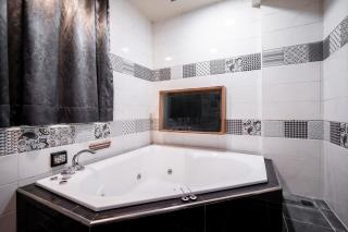 Holland Village Motel - 3