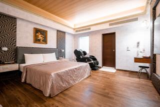 Holland Village Motel - 9