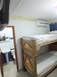 Casa para carnavales 44 personas 44 camas, habitaciones con AIRE y baño privado - 2