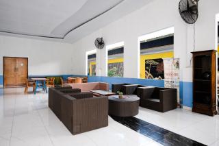 RedDoorz at Flory Hotel Jalan Parangtritis - 5