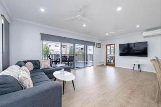 Getaway on the Green in Townsville - 9