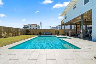 Sea'scape - Heated Pool, Beach Gear, Pet Friendly, Beach Views - 0