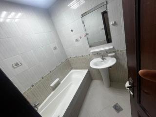 Bed Space inside Studio with Parking for Transit Travellers 10 minutes from Zayed INT Airport Abu Dhabi - 3