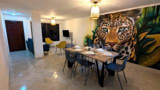 Central Medellín 3BR appartment awe-inspiring Jaguar Mural - 4