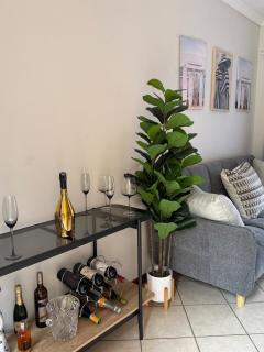Stylish Modern Luxe Stays Pretoria East - 9