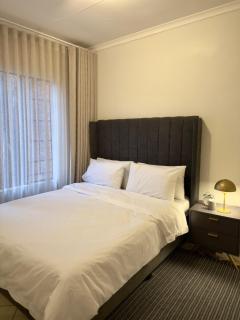 Stylish Modern Luxe Stays Pretoria East - 1