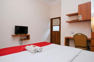 RedDoorz Syariah Omah Tentrem near Pakuwon Mall - 7