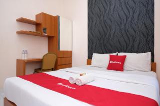 RedDoorz Syariah Omah Tentrem near Pakuwon Mall - 4