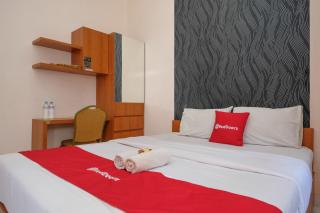 RedDoorz Syariah Omah Tentrem near Pakuwon Mall - 2