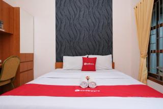 RedDoorz Syariah Omah Tentrem near Pakuwon Mall - 1
