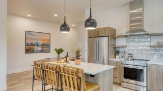 2 Units Deck Hot Tub Minutes to Old Bend 1212 Skyline Ranch by AvantStay - 0