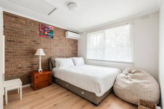Modern Nomads Charming Glen Iris 2BR Hideaway with Driveway - 3