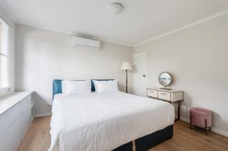 Modern Nomads Charming Glen Iris 2BR Hideaway with Driveway - 2