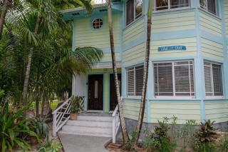 Chat n Chill - Top Floor Condo, Walk to Pink Sands Beach townhouse - 8