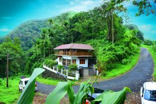 Misty Hills Holidays Homestay - 0