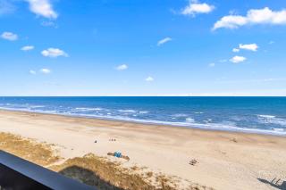 Elegant Modern Oceanfront Escape- King Bed Pool - 7