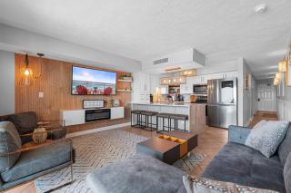Elegant Modern Oceanfront Escape- King Bed Pool - 0