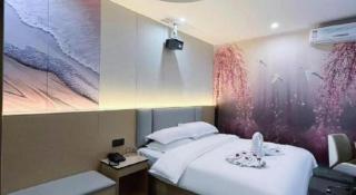 Super 8 Hotel Dingzhou Chongwen Street - 1