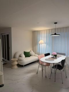 Stay in Breeze, 3룸 3베드, 2호선신림역, 호텔침구,아늑한가정집,홍대강남20분 - 3