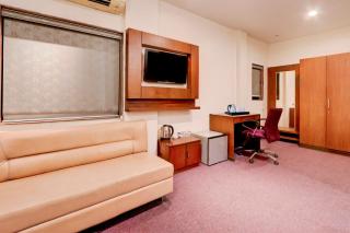 Townhouse Oak Ramdaspeth Downtown - 3