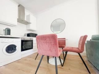 Stylish one bedroom apartment in Greater London - 3
